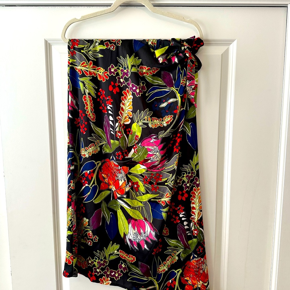 Chicos fun multi color silk tie waist skirt. Great for spring. New with tags.